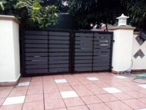 Pagar Rumah Simple Hitam